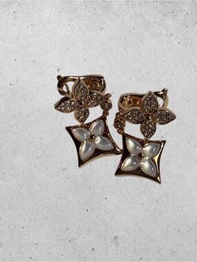 Gold and White Louis Vuitton Blossom Star Earrings- Women Jewelry
